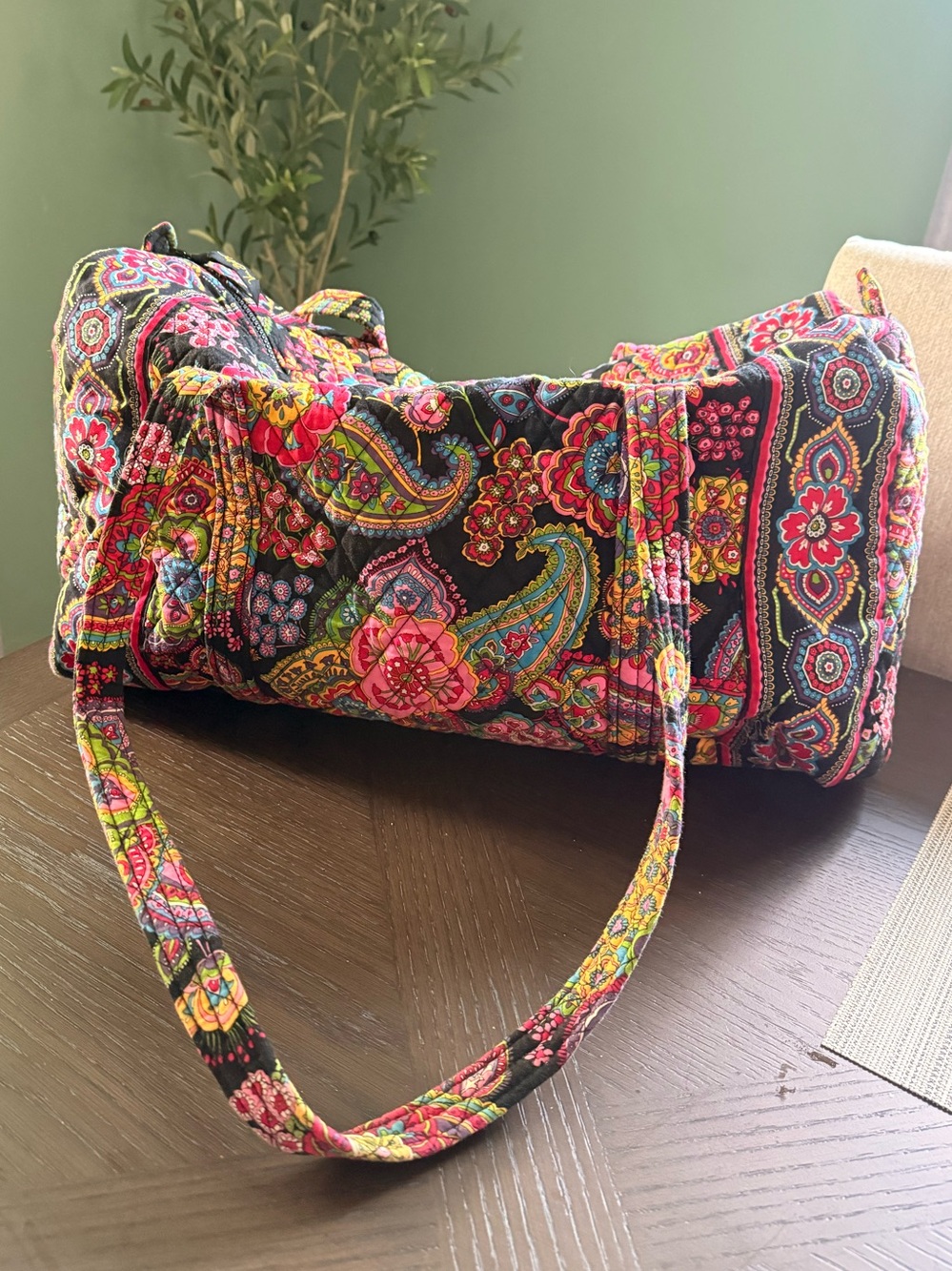 Vera Bradley NWOT Large Travel Duffel - Picture 2 of 5